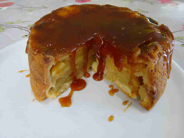 gâteau charlotte brioche caramel pommes