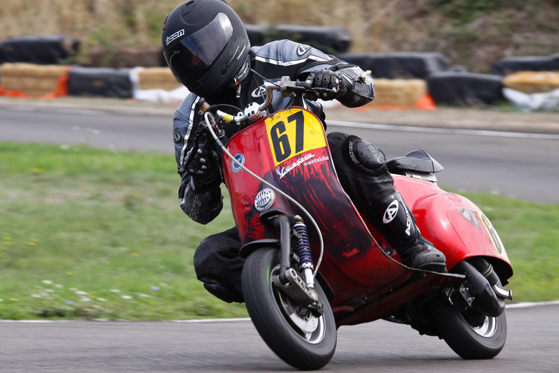 CAFÉ RACER 76 US scooter racing.....