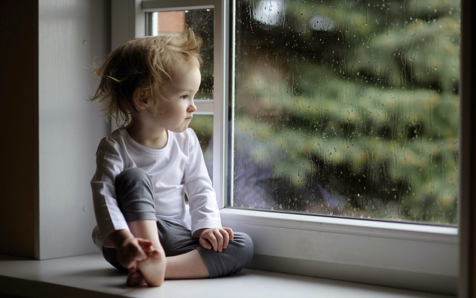 Children In Rain Pictures, Images &amp; Photos Picture Gallery