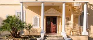 هندسة lloll في المعابد الدينية Cannes-francs-macons-palais-temple-villa-castrum-1428775-jpg_1346865