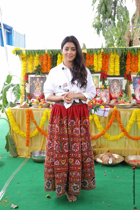 Shriya Saran stills at New Movie Opening