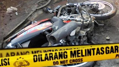 Ngebut di Jalan Gelap, Pemotor Tubruk Bentor Hingga Terkapar