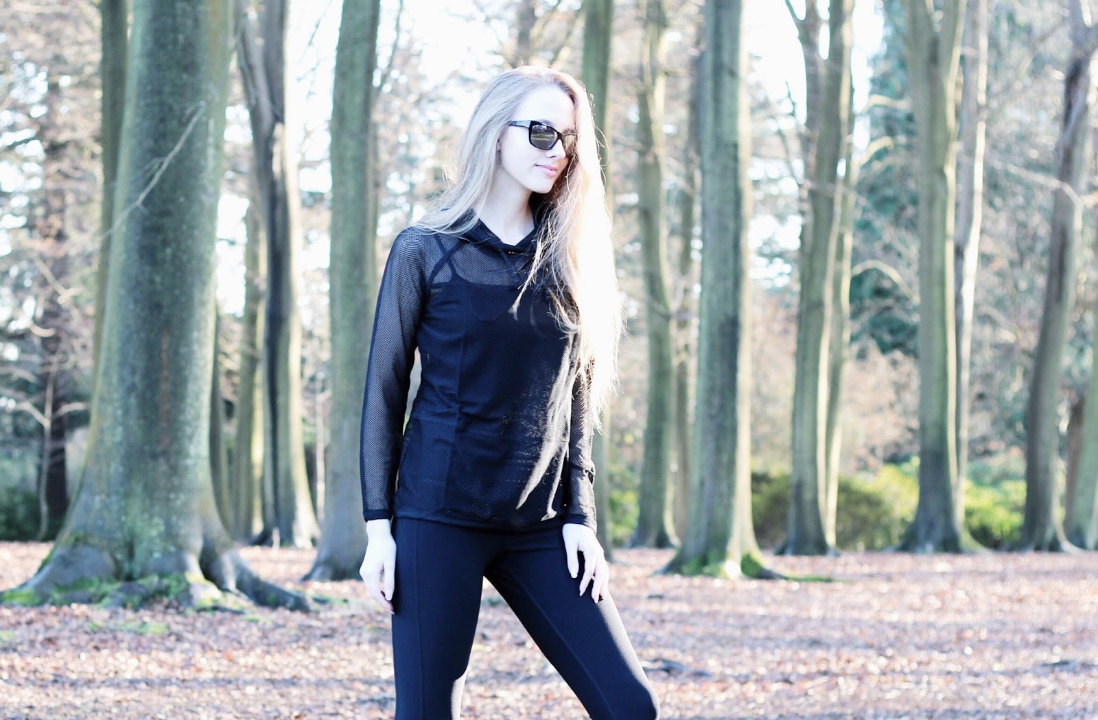 Black activewear All black fitnesswear mesh top