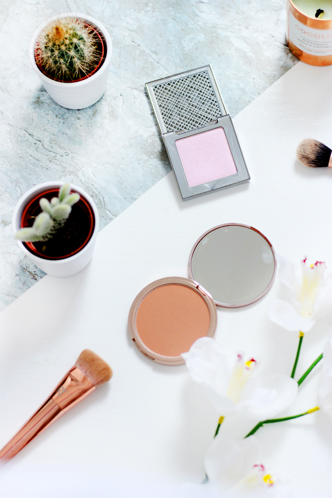 Urban Decay Beached Bronzer & Afterglow Highlight in Aura An image of Urban Decay Beached Bronzer & Afterglow 8-hour Highlight in Aura