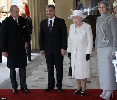 Turkish President's wife turns up at the Queens Palace in a pair of killer heels 9