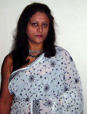Mallu Aunties Photos: Hot Indian Bhabi Pictures