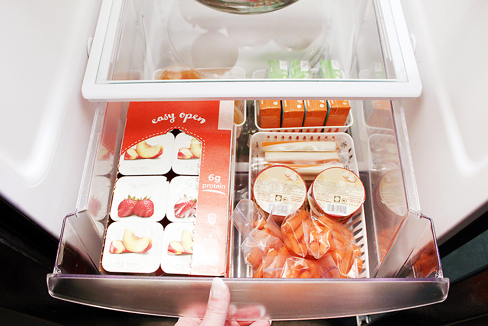 Southern Mom Loves: Organize an After School Snack Drawer in the Fridge!
