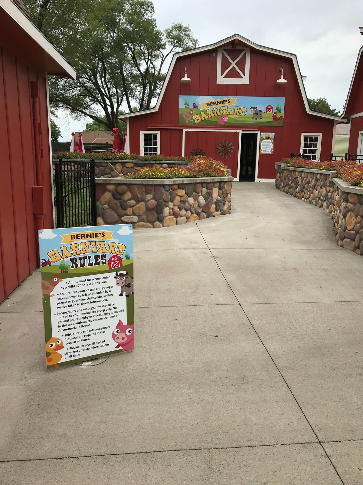 MidwestInfoGuide Bernie's Barnyard NOW OPEN! (Adventureland)