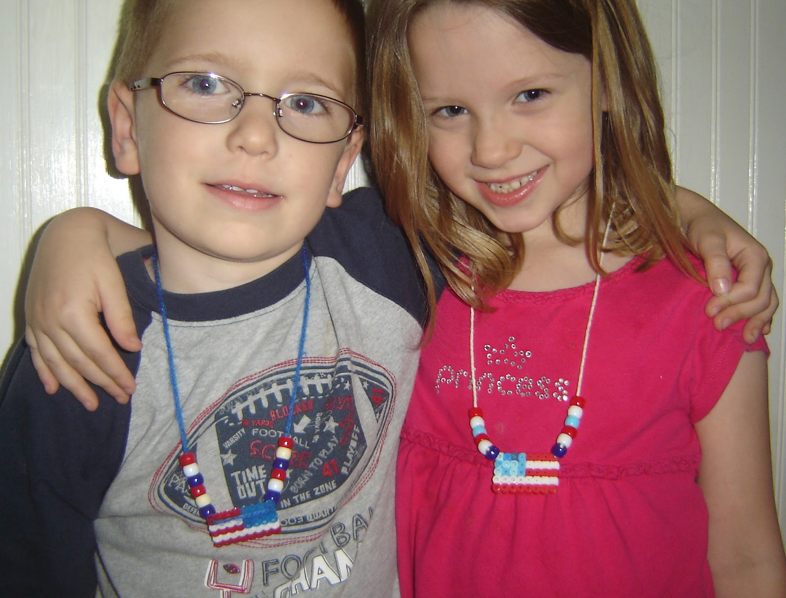 Little Stars Learning: 4th of July Fuse & Pony Beads Necklace