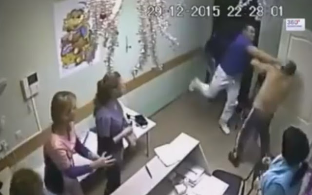 Vídeo: Médico se descontrola e mata paciente com um soco em consultório de hospital