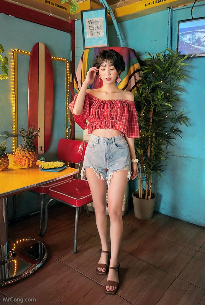 Lee Chae Eun&#39;s beauty in fashion photoshoot of June 2017 (100 photos) photo 4-6