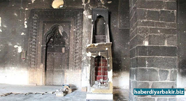 Diyarbakır Sur’da 14 tarihi eserin restorasyonu devam ediyor DİYARBAKIR-Diyarbakır’ın Sur ilçesinde PKK’lilerin barikat kurup, çukur kazmasının ardından meydana gelen çatışmalarda hasar gören 14 tarihi eserin Çevre ve Şehircilik Bakanlığı ile Vakıflar Genel Müdürlüğü koordinesinde başlatılan restorasyon ve renovasyon çalışmaları devam ediyor.