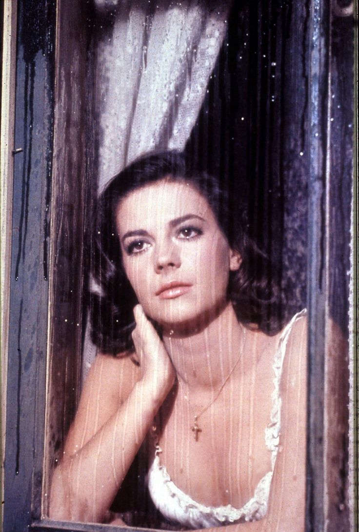 Gorgeous Natalie Wood  Stunning Colorful Vintage Shots from the Late 1950s and 1960s - 21