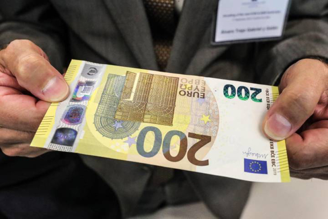 Así serán los nuevos billetes de 100 y 200 euros Así serán los nuevos billetes de 100 y 200 euros