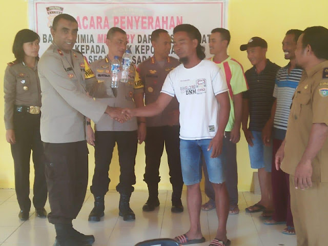 Polda Maluku Terima 6,6 Kg Mercury dari Warga Debowae dan Gegoria Polda Maluku Terima 6,6 Kg Mercury dari Warga Debowae dan Gegoria