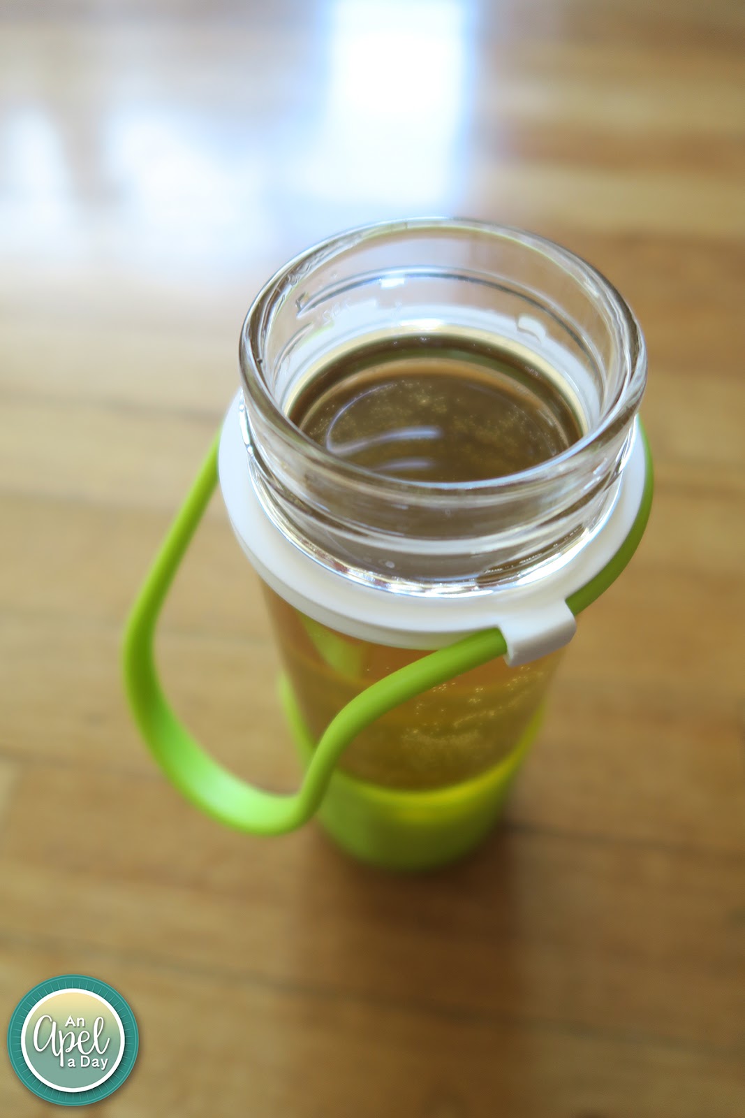 An Apel a Day Borosilicate Glass Water Bottle Review