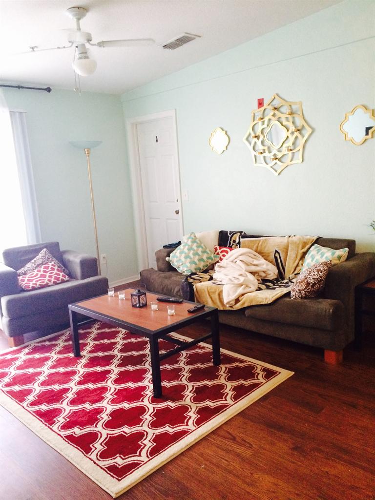 Female room for rent by UCF Nice Rooms & Roommates