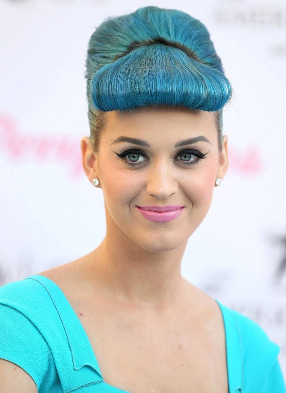 Halloween Hairstyles For Women 2012 Krazy Fashion Rocks halloween-hairstyles-for-women-2012-krazy-fashion-rocks