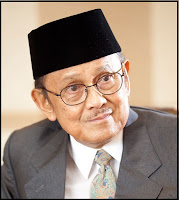 Hasil gambar untuk bj habibie