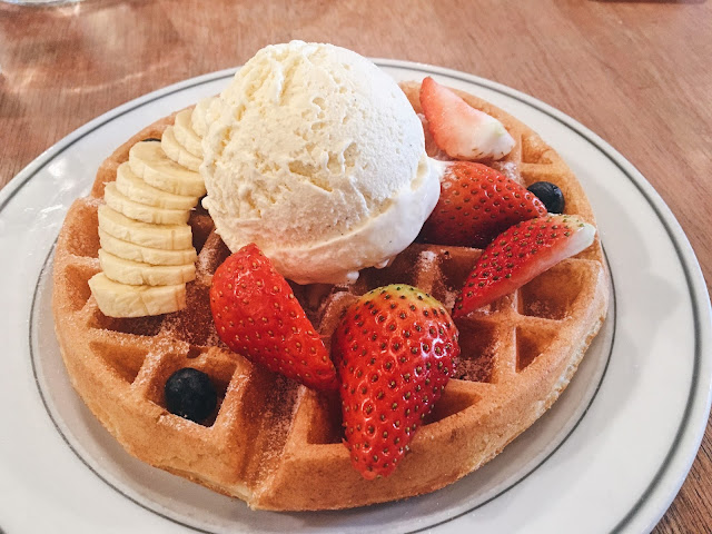 stranger's reunion Buttermilk Waffles with Vanilla Bean Ice Cream and fresh fruits review price