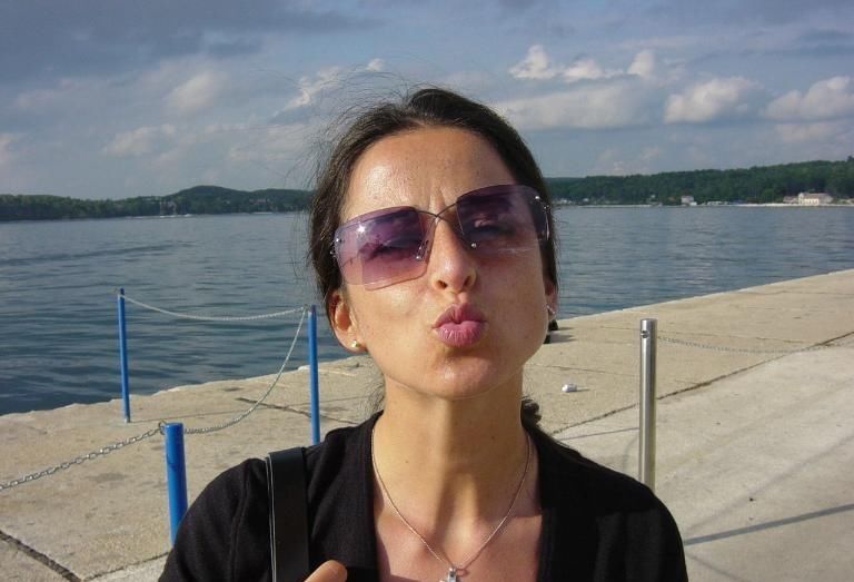 Topless And Happy On Vacation shoppersheaven