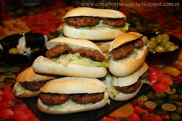 Minicrestas (hamburguesas especiadas)