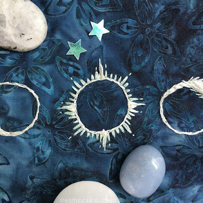 little dear tracks: Free solar eclipse pattern!