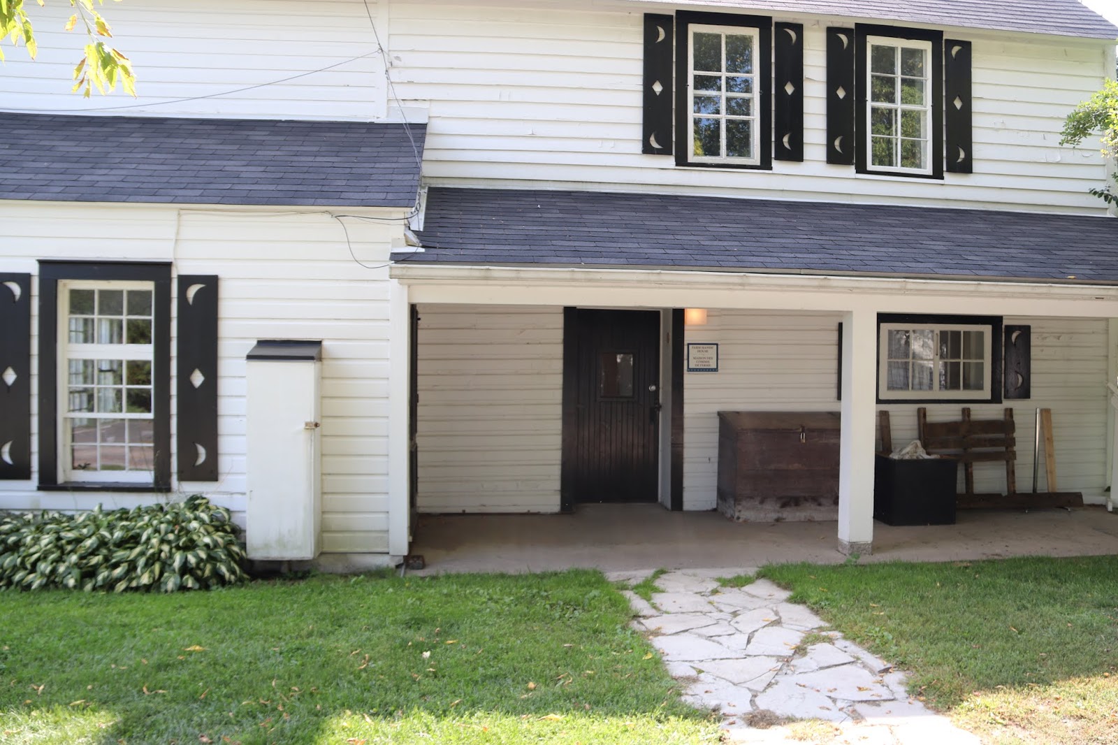 Memorials in Ottawa Billings Estate