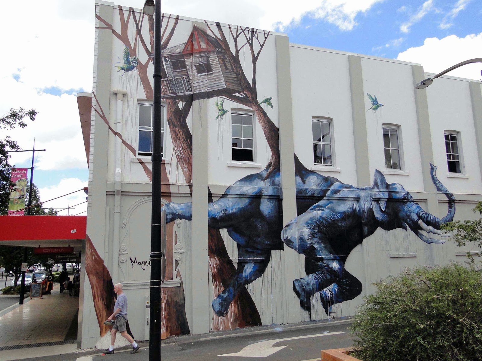 Fintan Magee spent the last few days in Toowoomba, a city in South-East Queensland, Australia, where he worked his way through this massive street art piece.