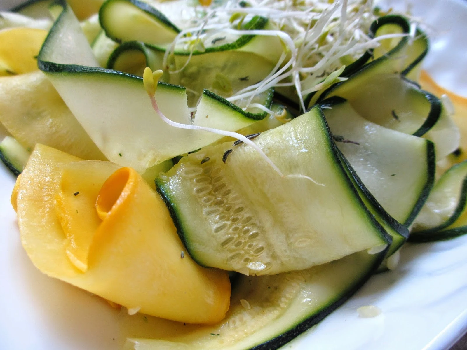 COOKING JULIA : SALADE DE COURGETTES CRUES