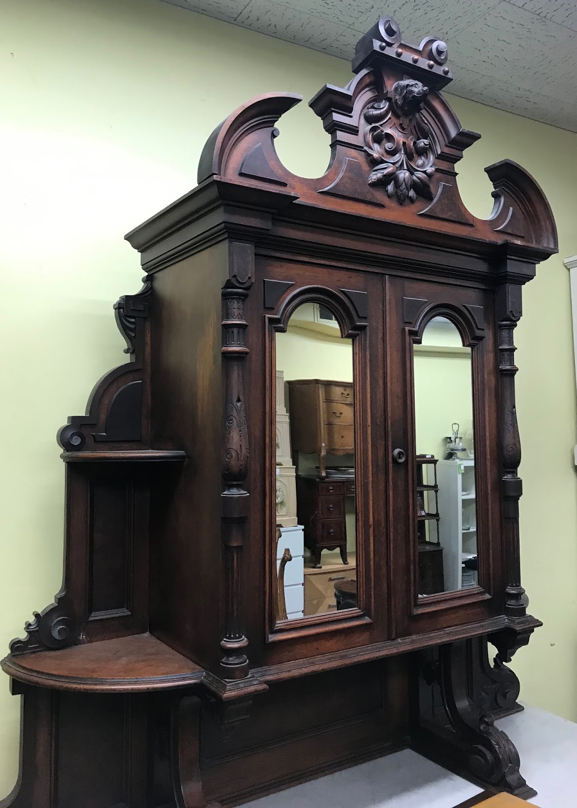 UHURU FURNITURE & COLLECTIBLES SOLD **BARGAIN BUY** 23784 Antique