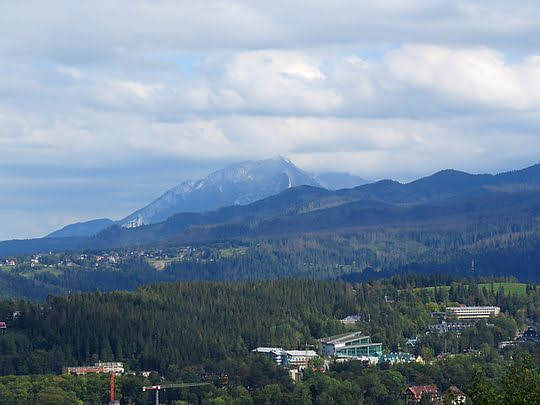 Zbliżenie na Tatry Bielskie. Zbliżenie na Tatry Bielskie.