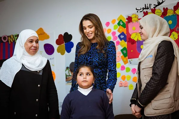 Queen Rania of Jordan visited Sanabel Al-Khair Society for Social Development in Al Hashmi Al Shamali on Monday to support its efforts in empowering youth and women in local communities in Amman