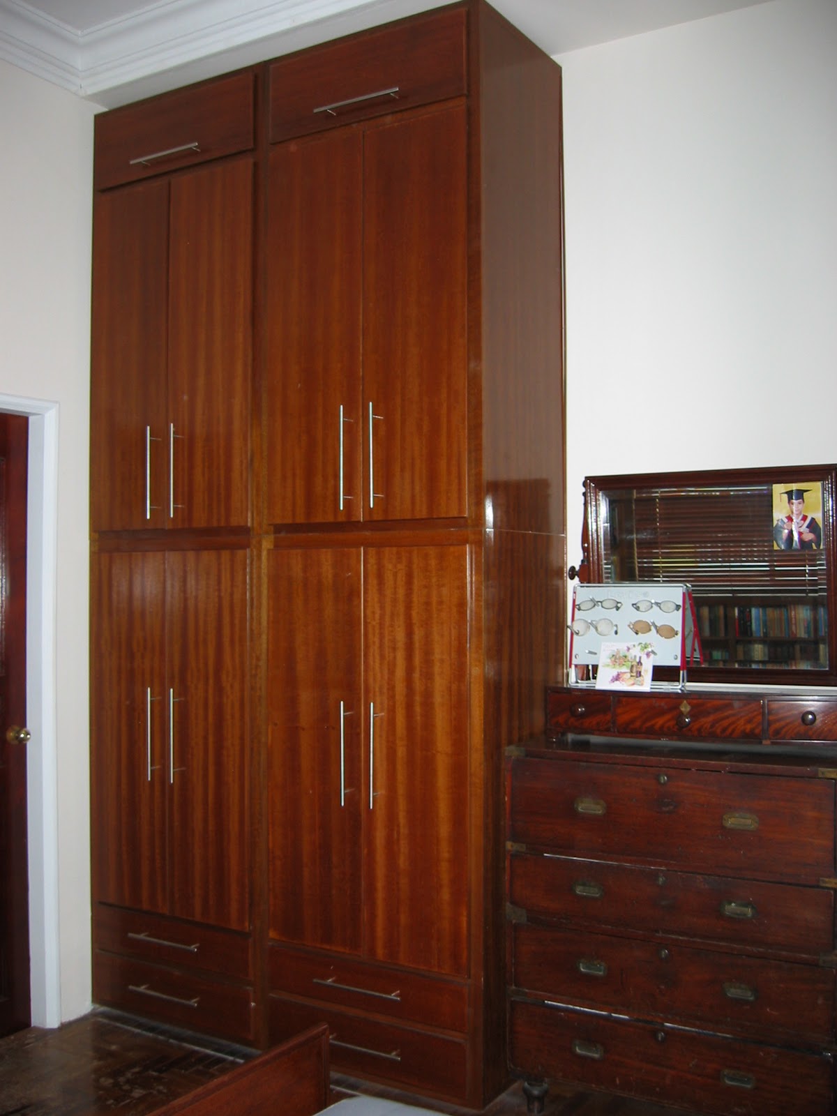 Custom Furniture, Singapore wardrobes