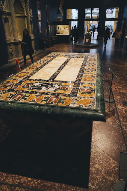 ファルネーゼ宮のテーブル（The Farnese Table）