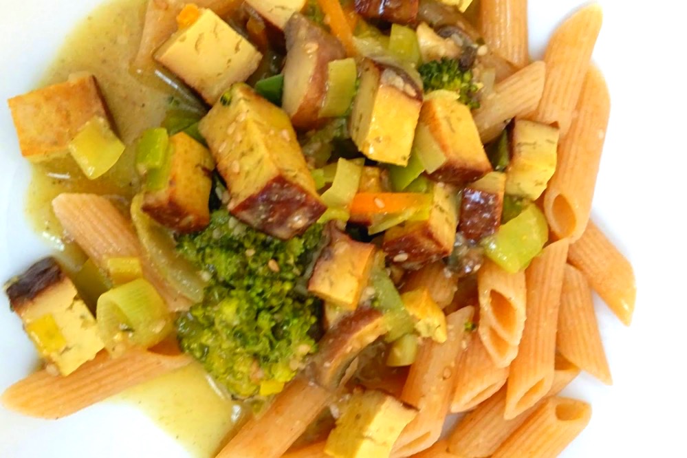 Janine&amp;#39;s vegane Küche: Penne mit Gemüse-Tofu-Curry