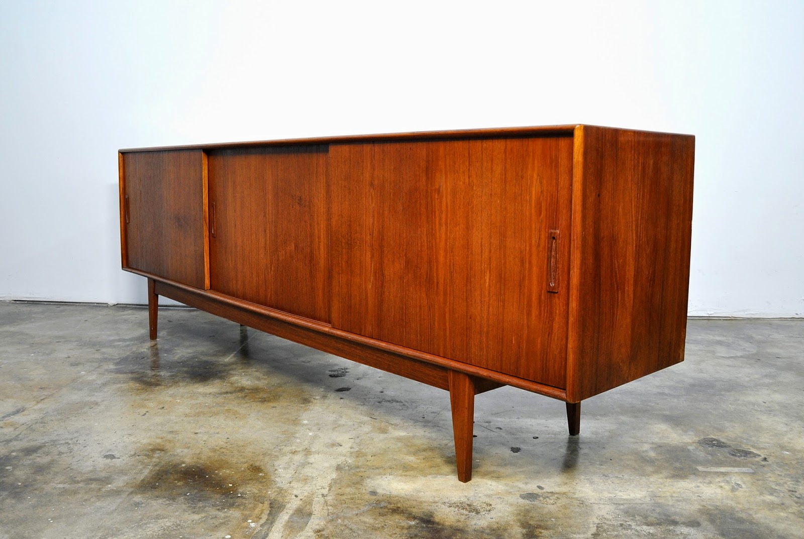SELECT MODERN Danish Modern Teak Credenza, Bar, Sideboard or Buffet
