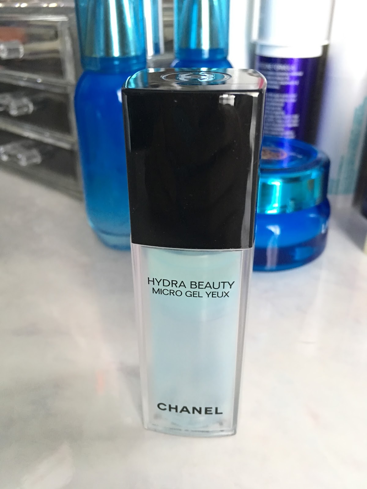Sisters Who Love Beauty: REVIEW: Chanel Hydra Beauty Micro Gel Yeux