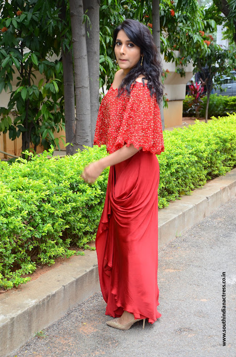 Rashmi Gautam at Next Nuvve Movie Trailer Launch