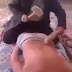 Είμαστε με τα καλά μας; Ο φυσιοθεραπευτής με το σφυρί που θεραπεύει τους πόνους! (video)
