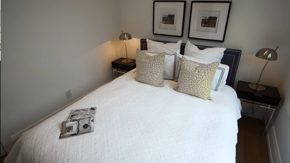 40 Interior Design Photos vs. 10 Second St, Toronto Luxury Home Tour