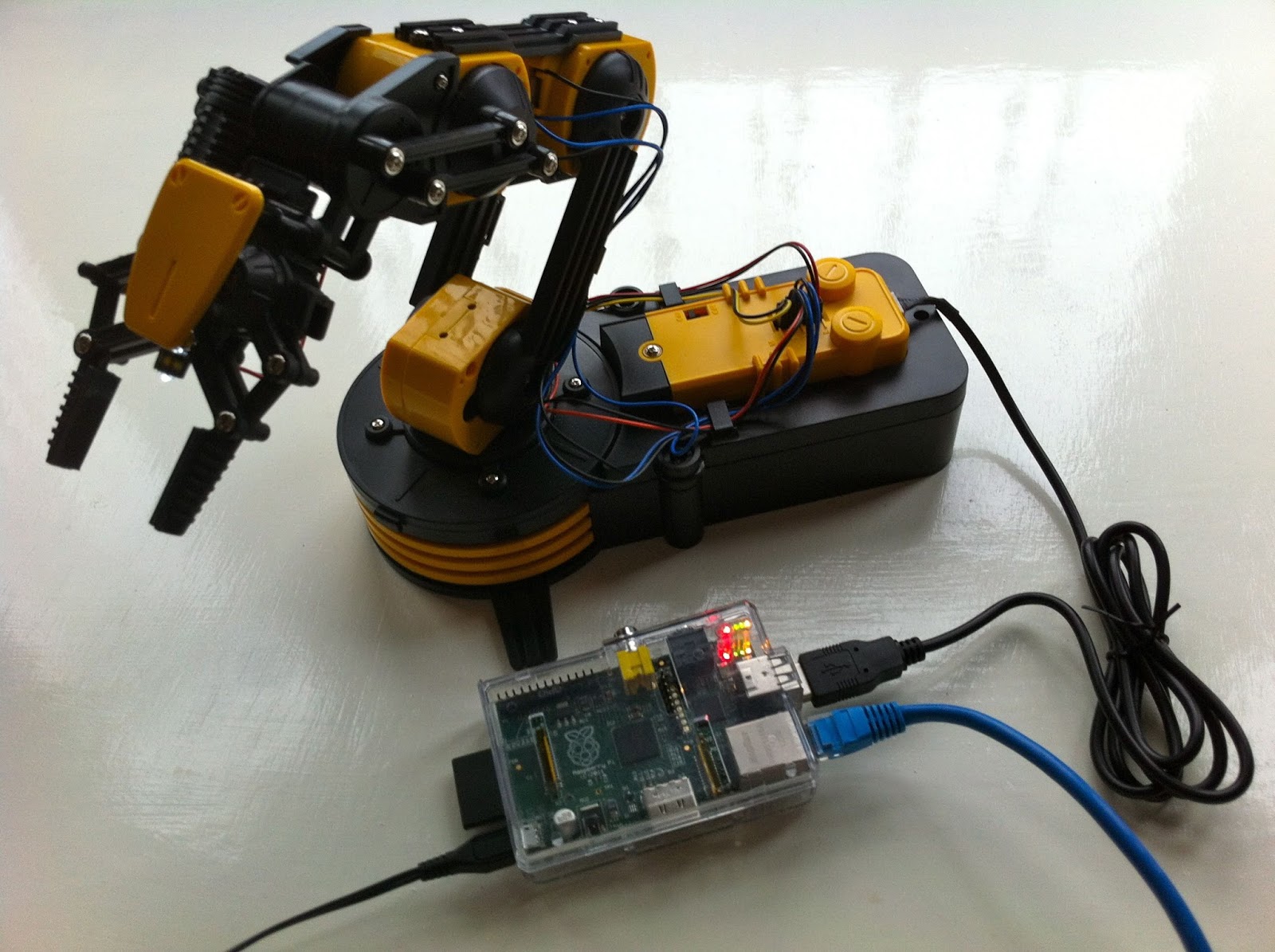 Battle Bot: (Maplin) Robot Arm