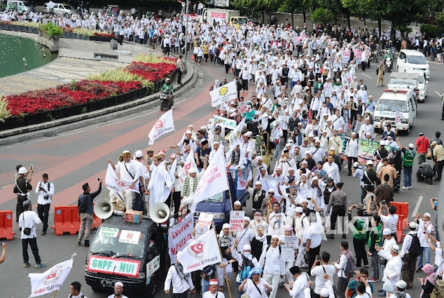 Ribuan Massa Aksi Simpatik Menuju PN Jakarta Utara