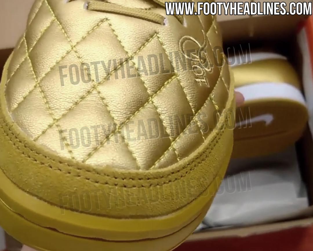 ronaldinho gold boots