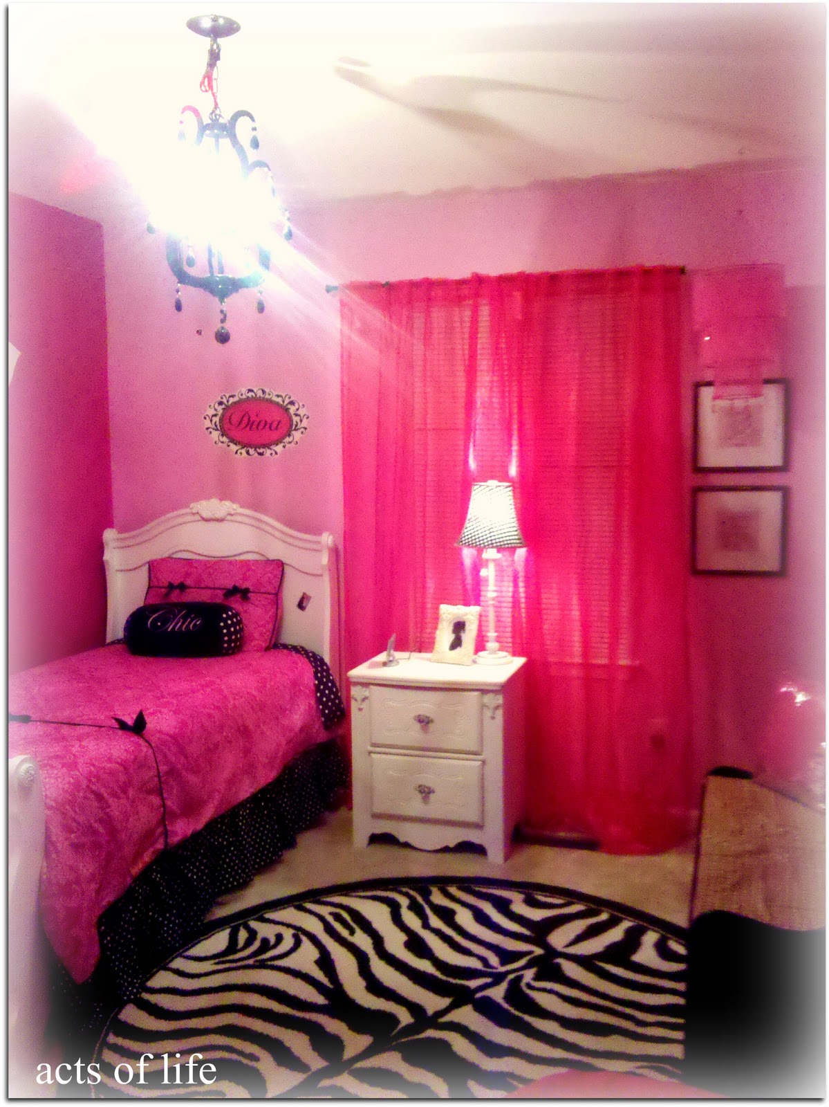 Acts of Life: Hot pink Bedroom! My daughters bedroom project