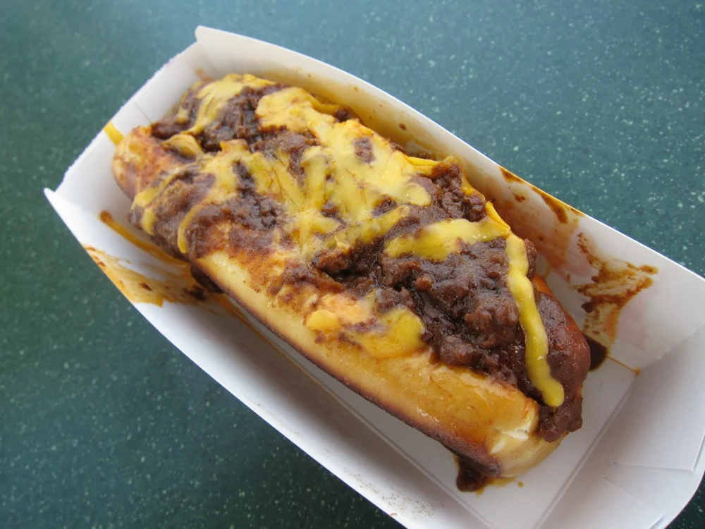 Review Sonic Chili Cheese Pretzel Dog