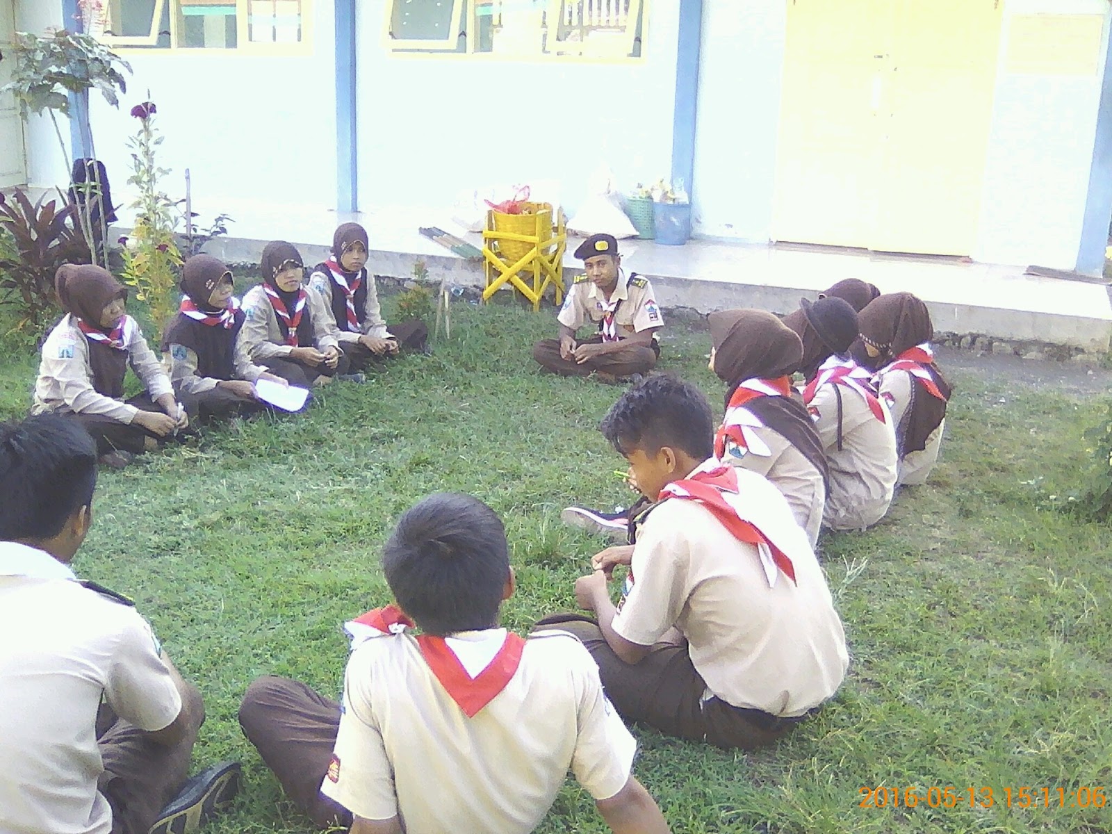 kegiatan rutinitas ( mendiskusikan materi dan evaluasi kegiatan rutinitas ( mendiskusikan materi dan evaluasi
