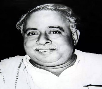 அரசு மருத்துவமனையில் முதலமைச்சர்கள் சிகிச்சை பெற தயங்குவது இதனால்தான் - ராமதாஸ் ஆதங்கம் அரசு மருத்துவமனையில் முதலமைச்சர்கள் சிகிச்சை பெற தயங்குவது இதனால்தான் - ராமதாஸ் ஆதங்கம்