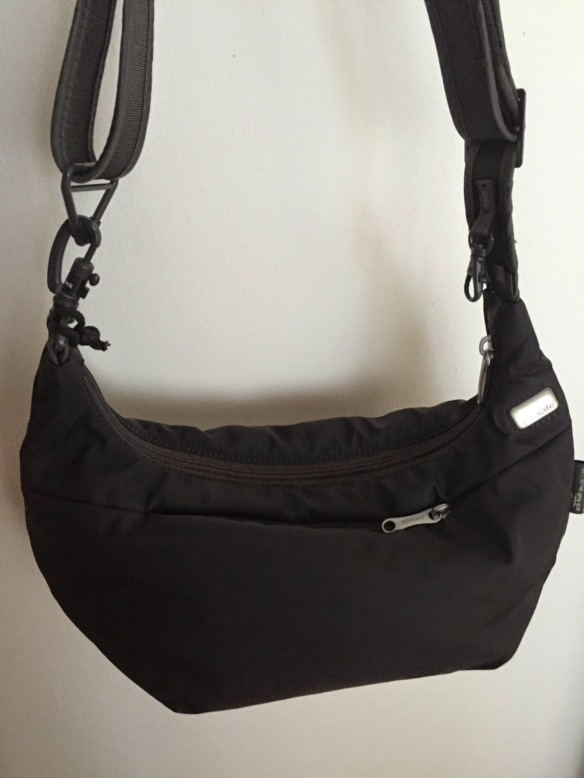 Joyce Leong: Review of Pacsafe Pick-pocket proof bags