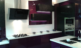 fioletowa_zabudowa_kuchenna meble_kuchenne